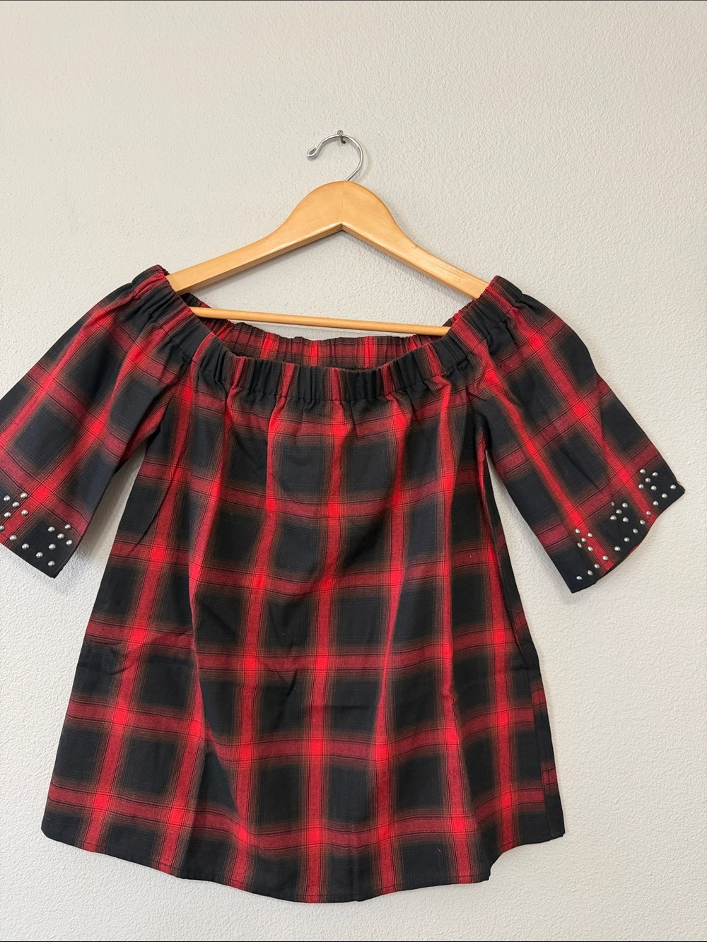 Montana Co Red & Black Plaid Off-Shoulder Dress with Studded Cuffs Small‎
